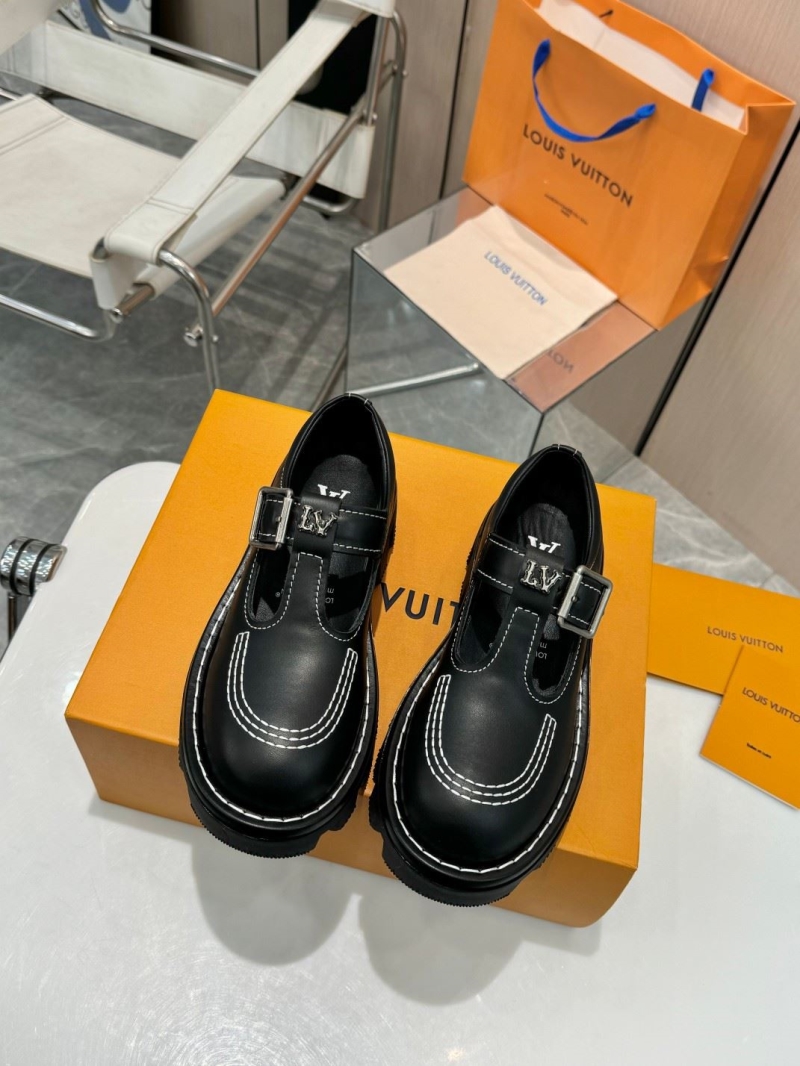 l0vis Vvtt0n loafers